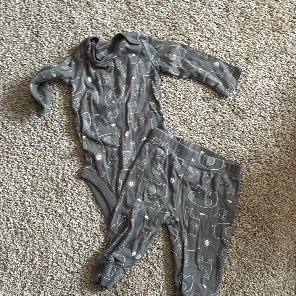 Carters 2 piece set